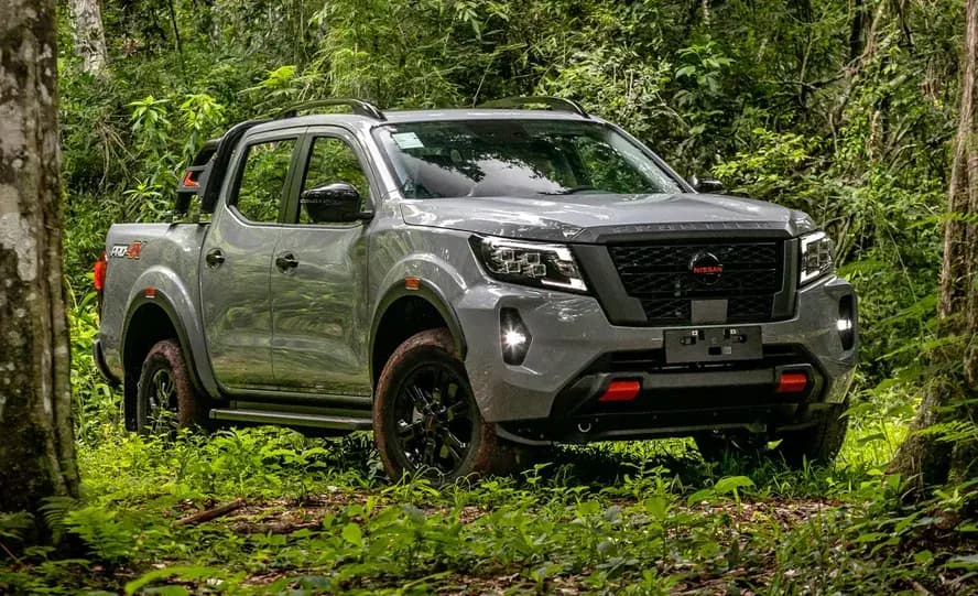A nova Nissan Frontier é chinesa, híbrida plug-in e já começou a ser vendida no México — o Brasil é o próximo da fila