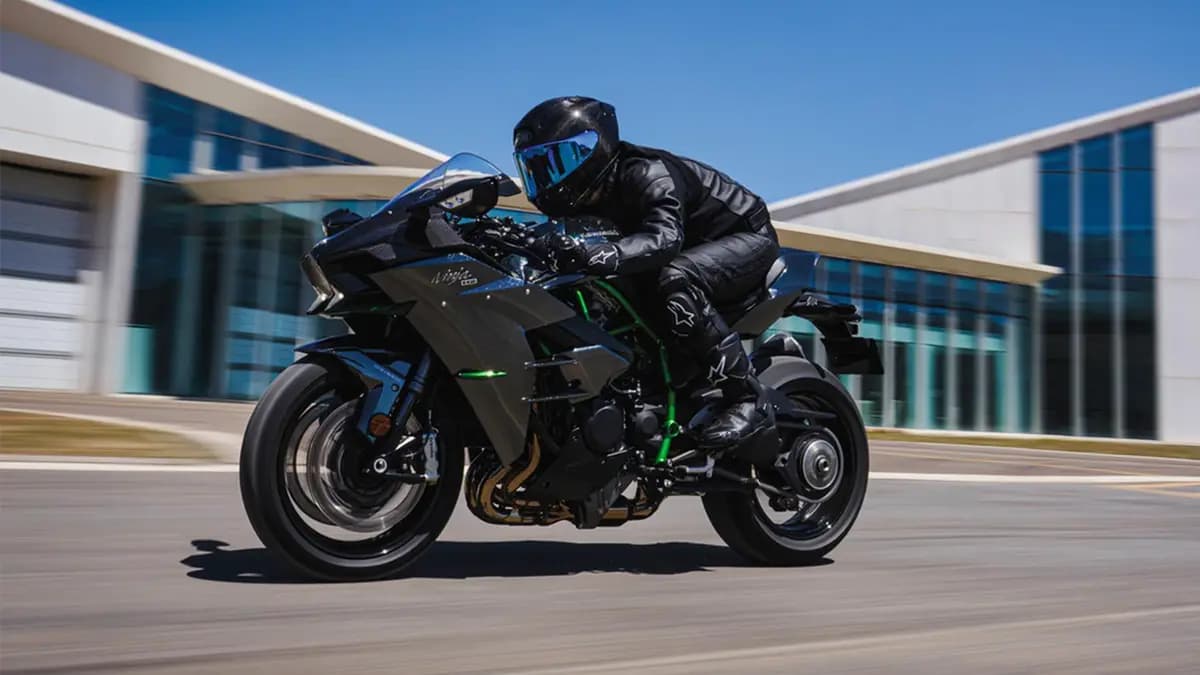 Kawasaki refaz o motor da Ninja H2 para 2027 e estreia freio Brembo Hypure na versão Carbon