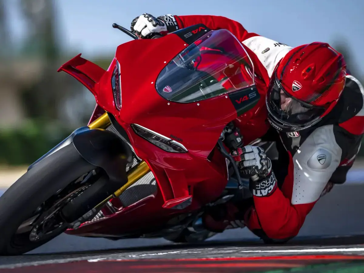 ducati_panigale-v4_2027_10_15102026_73300_1280_960