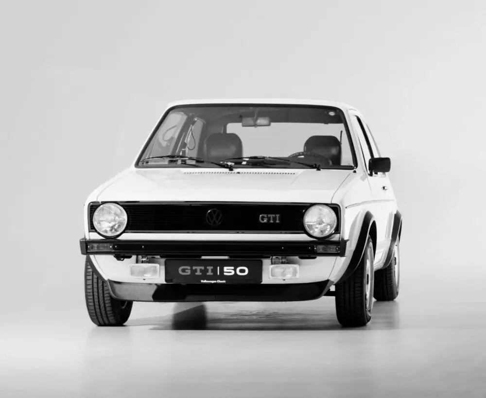 02 Volkswagen Golf GTI 1976.jpg